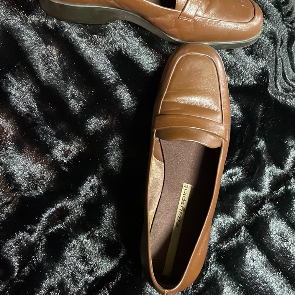 Leather upper brown Easy Spirit slip on shoe size 8